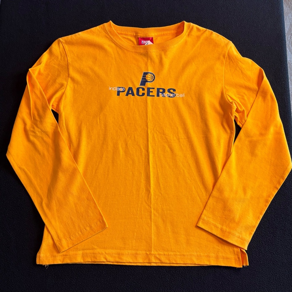 NBA Indiana Pacer’s Long Sleeve Tee (2000’s) NWT women’s medium